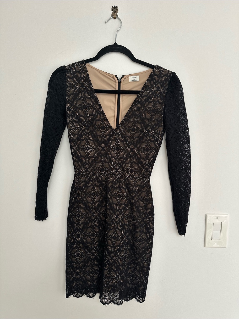 Anthropologie Wilfred Black Lace Long-Sleeve V-Neck Dress with Nude Lining